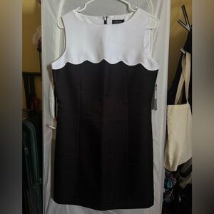 Tahari Arthur S. Levine sleeveless a line scallop dress size 8 NWT